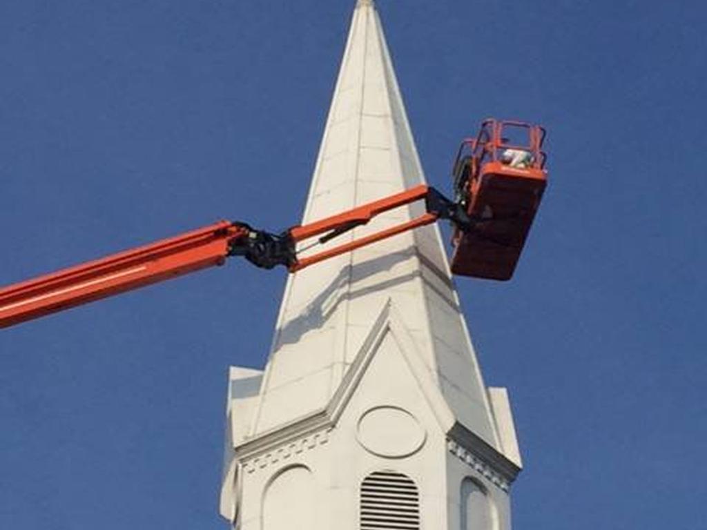 SMART Local 33 members refurbish the First Baptist Church in Parkersburg, WV